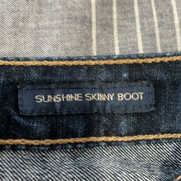 Jessica Simpson Jeans - Picture 4 of 5